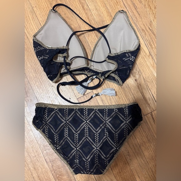 Весса Wanderlust Halter Top (D) and Bikini Bottoms (S) in Black/Tan - Picture 4 of 5